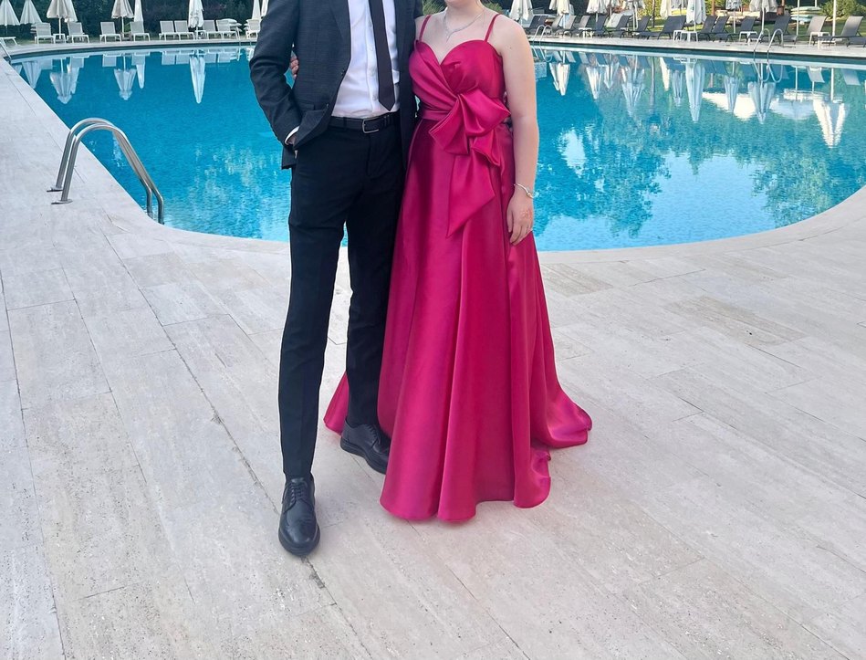 Fuşya Straplez Yaka Uzun Saten Abiye - Görsel 3