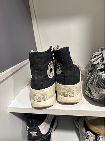 37 Beden Converse Kalın Tabanlı Gri