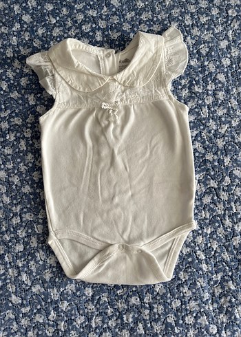 Dantelli Beyaz Kolsuz Bebek Body