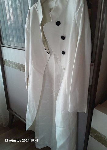 Kayra Beyaz Mini Düğmeli Tuxedo Ceket