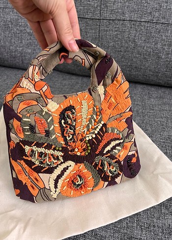  Beden Zara Zincir Detaylı Boncuklu Kadın Çanta