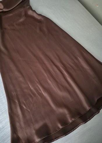 Kahverengi Saten Uzun Elbise - Görsel 3