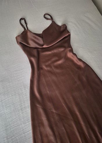 Kahverengi Saten Uzun Elbise - Görsel 2