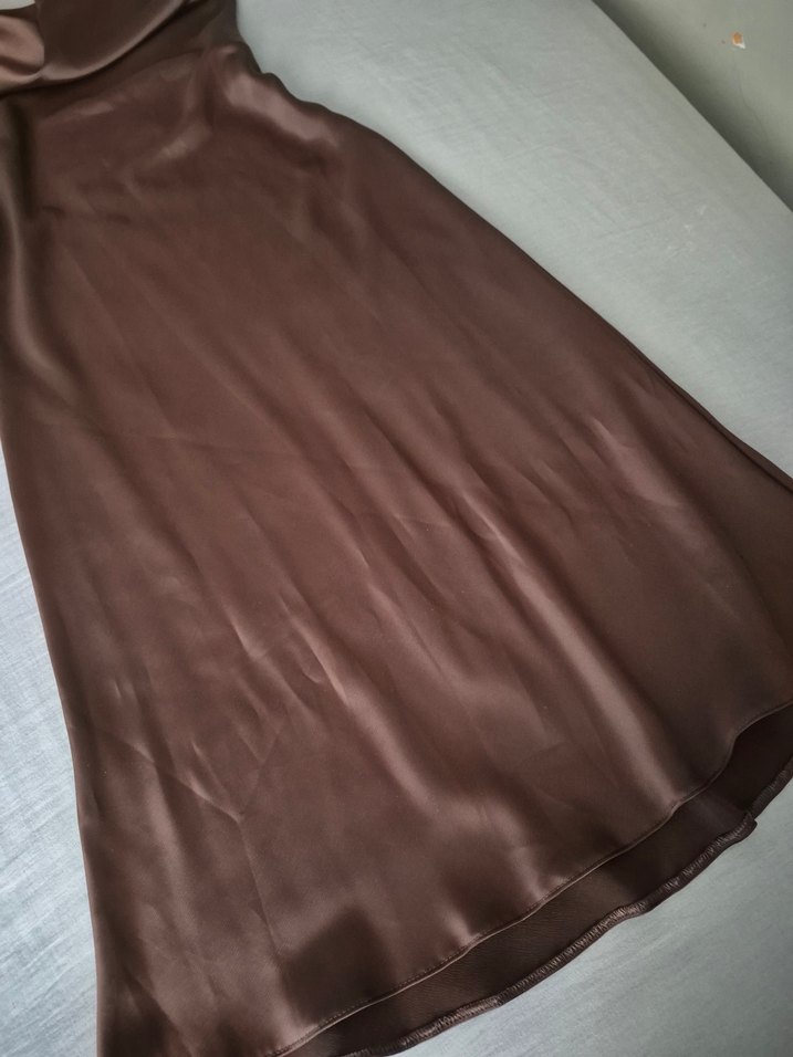 Kahverengi Saten Uzun Elbise - Görsel 3