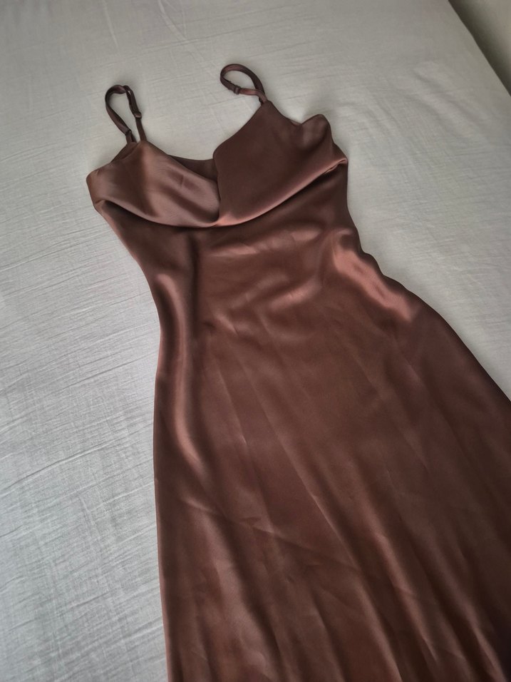 Kahverengi Saten Uzun Elbise - Görsel 2