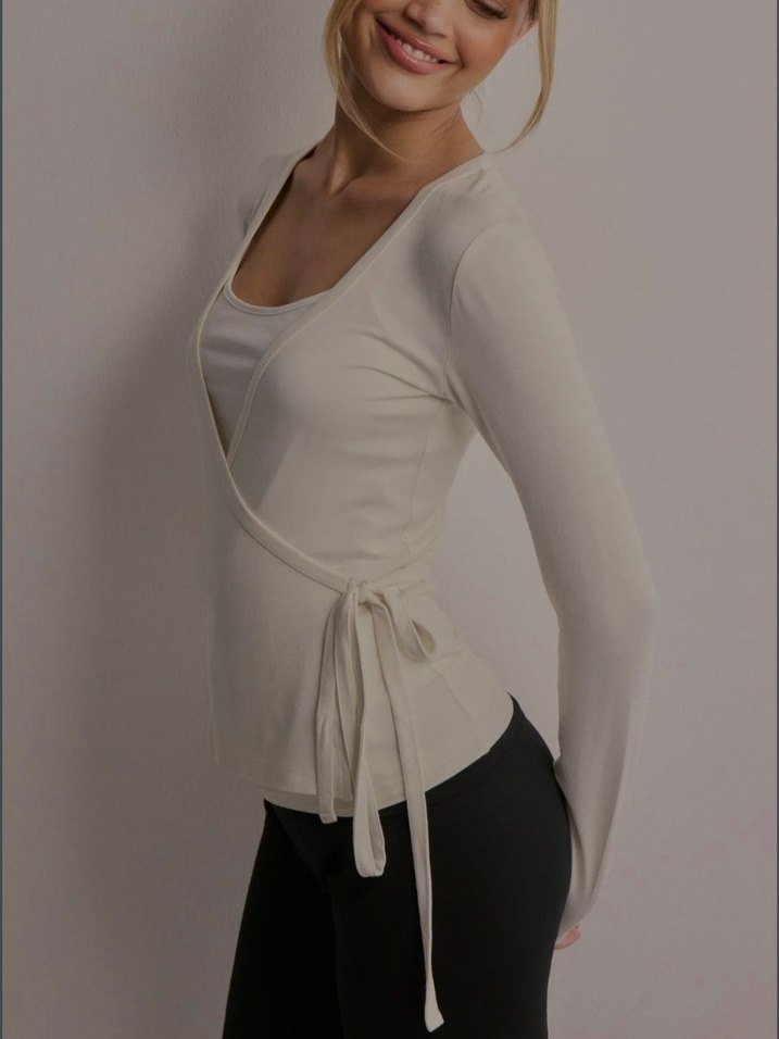 Beyaz V Yaka Uzun Kollu Bluz - Görsel 3
