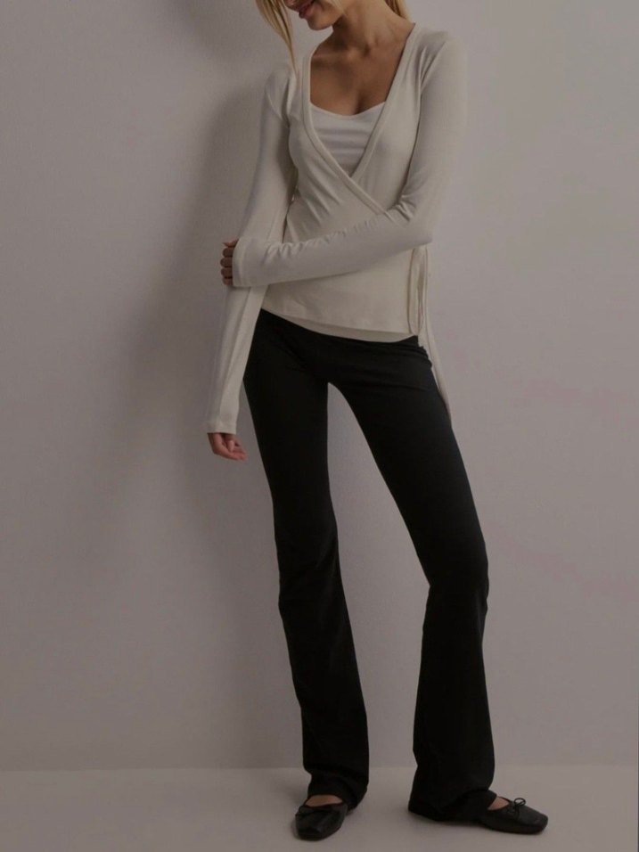 Beyaz V Yaka Uzun Kollu Bluz - Görsel 4