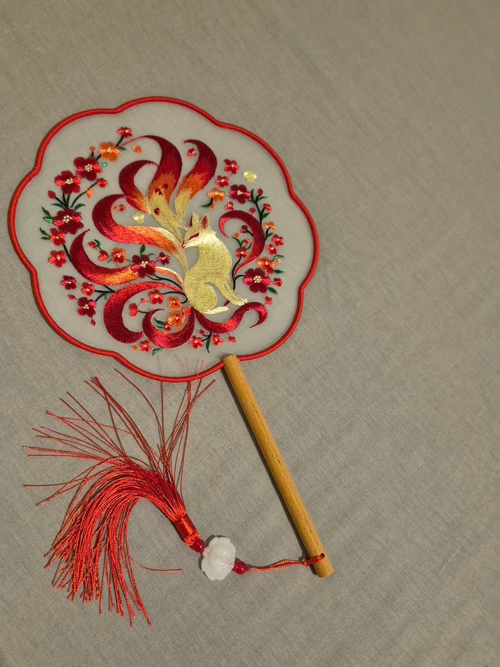 Kırmızı Renkli Nakışlı Tilki Detaylı Yelpaze - Görsel 5