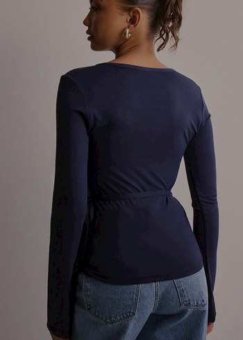 V Yaka Lacivert Bağlama Detaylı Bluz - Görsel 4