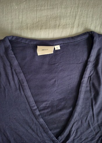 V Yaka Lacivert Bağlama Detaylı Bluz - Görsel 9