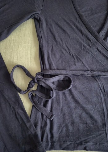 V Yaka Lacivert Bağlama Detaylı Bluz - Görsel 8