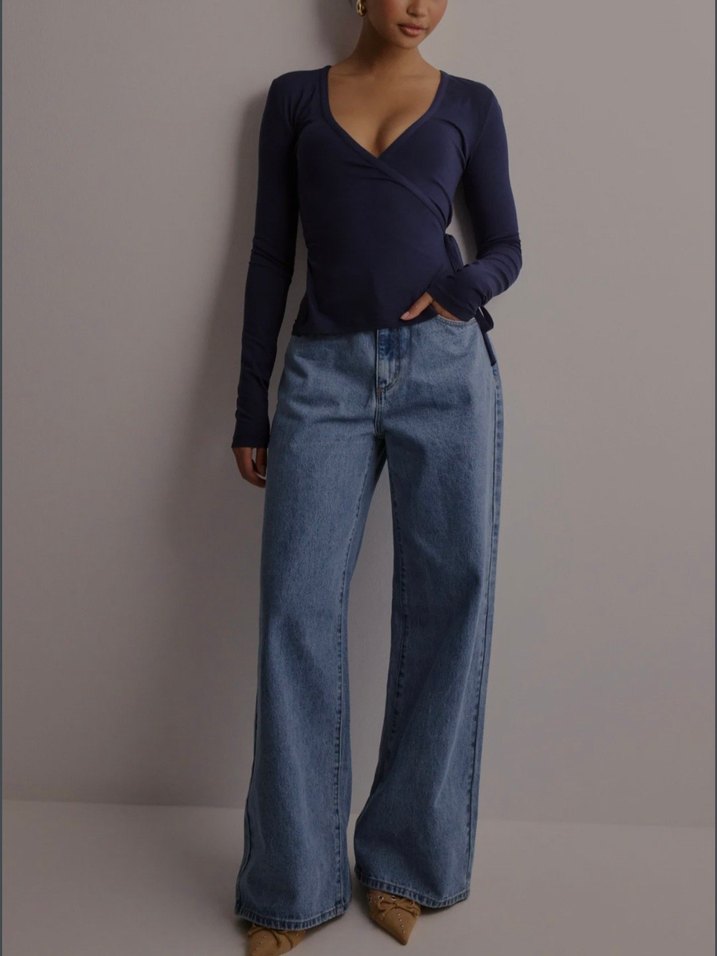 V Yaka Lacivert Bağlama Detaylı Bluz - Görsel 5