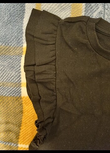 l Beden Zara Kolları Fırfırlı Bluz