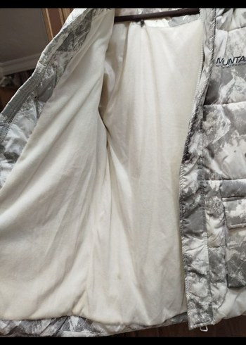 Koton Erkek Çocuk Kapüşonlu Tüy Detaylı Batik Mont - Görsel 5