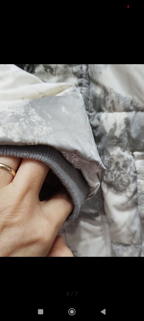 Koton Erkek Çocuk Kapüşonlu Tüy Detaylı Batik Mont - Görsel 4