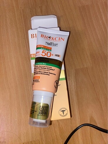 Kullanılmamış bioxin güneş kremi