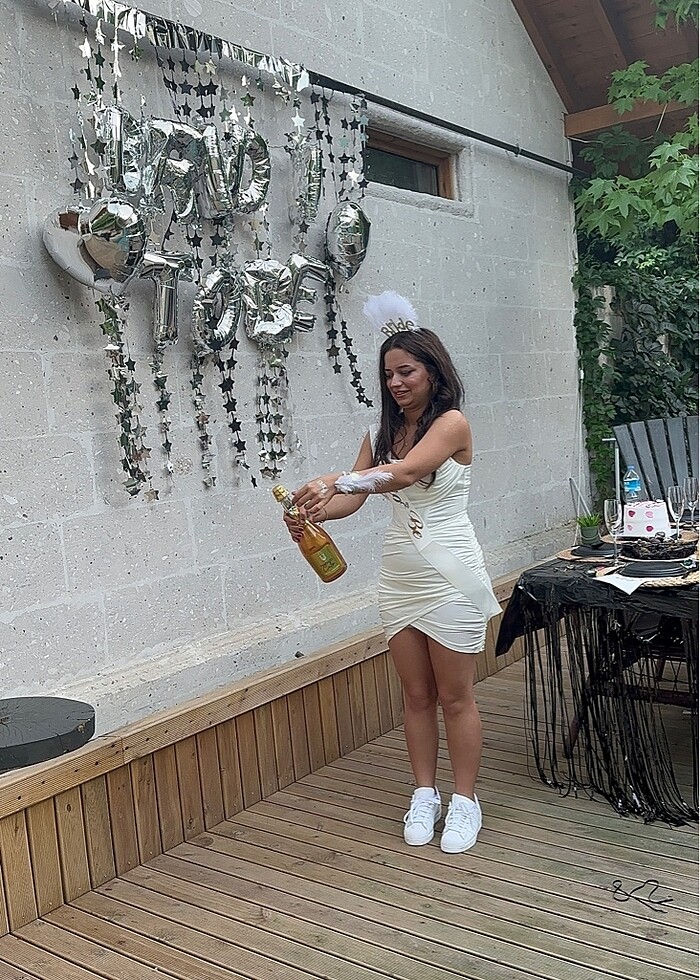 Beyaz elbise - Görsel 2