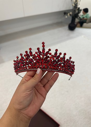 Koyu Kırmızı Pul İşlemeli Cam Taç - Görsel 3