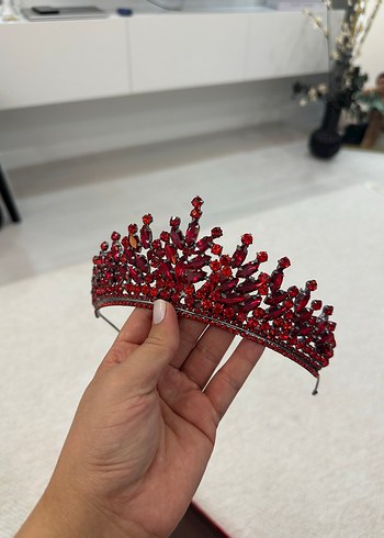 Koyu Kırmızı Pul İşlemeli Cam Taç - Görsel 2