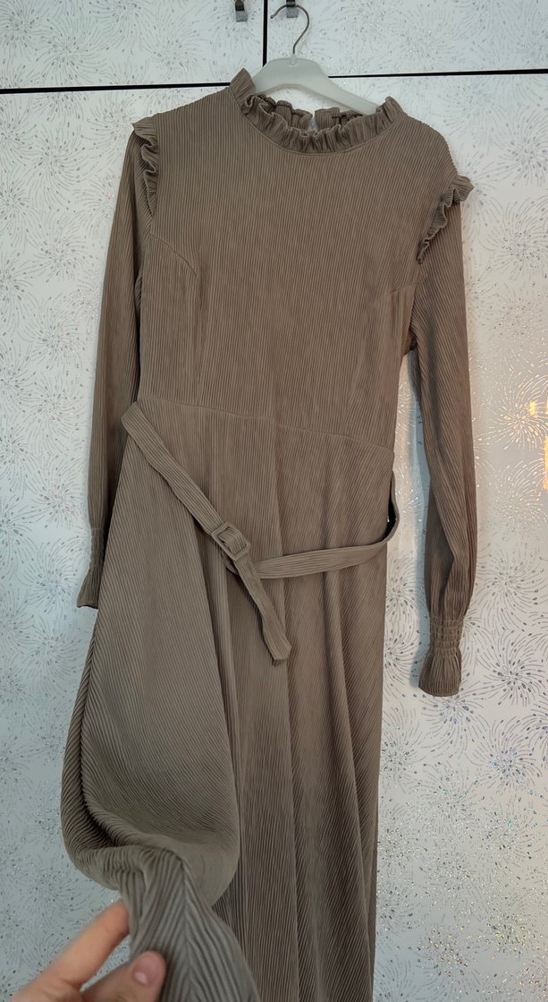 Bej Kemerli Uzun Keten Elbise - Görsel 2