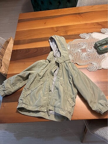 H&M bebek yağmurluk
