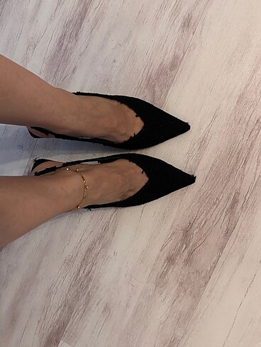 Tüvit kısa topuklu stiletto