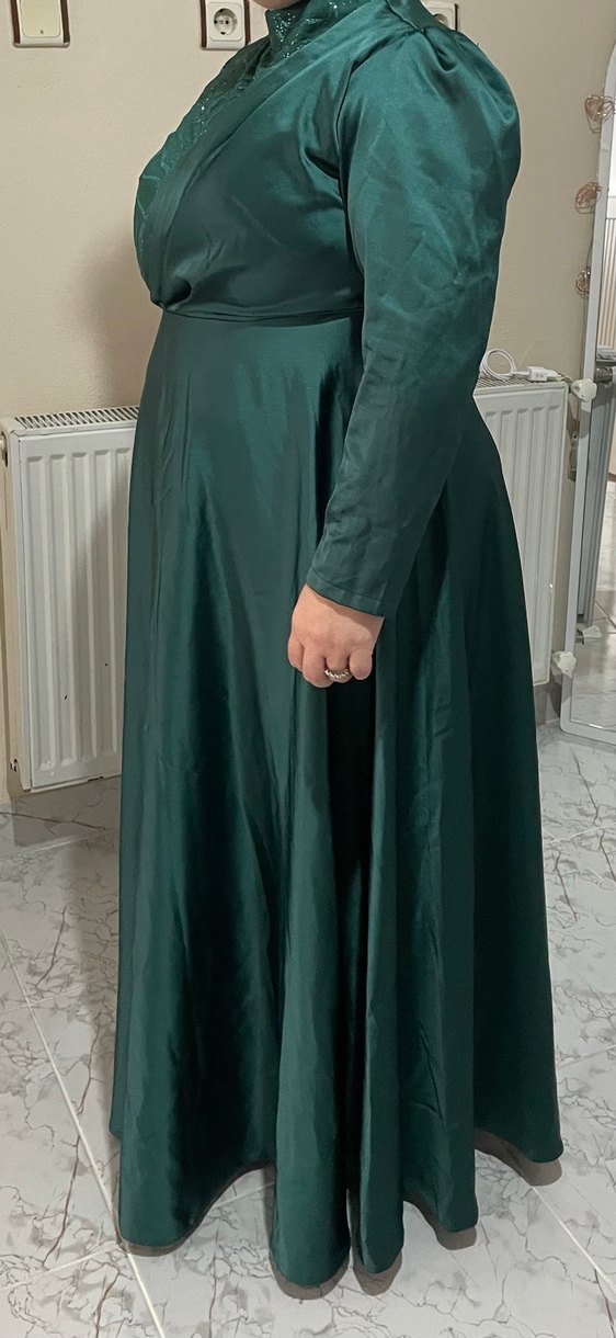 Uzun Kollu Yeşil Drapeli Abiye Elbise - Görsel 2