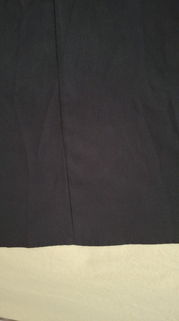 Siyah V Yaka Kolsuz Keten Kadın Atlet - Görsel 4