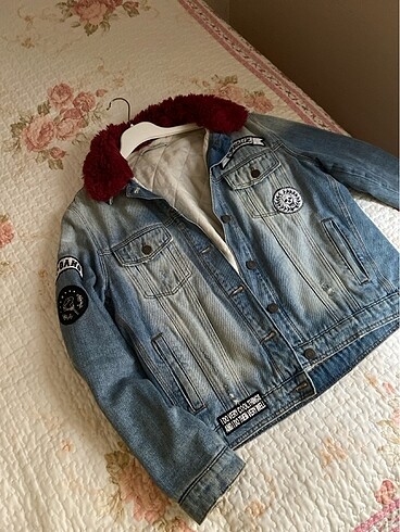 mavi jeans kürklü baskılı kot ceket