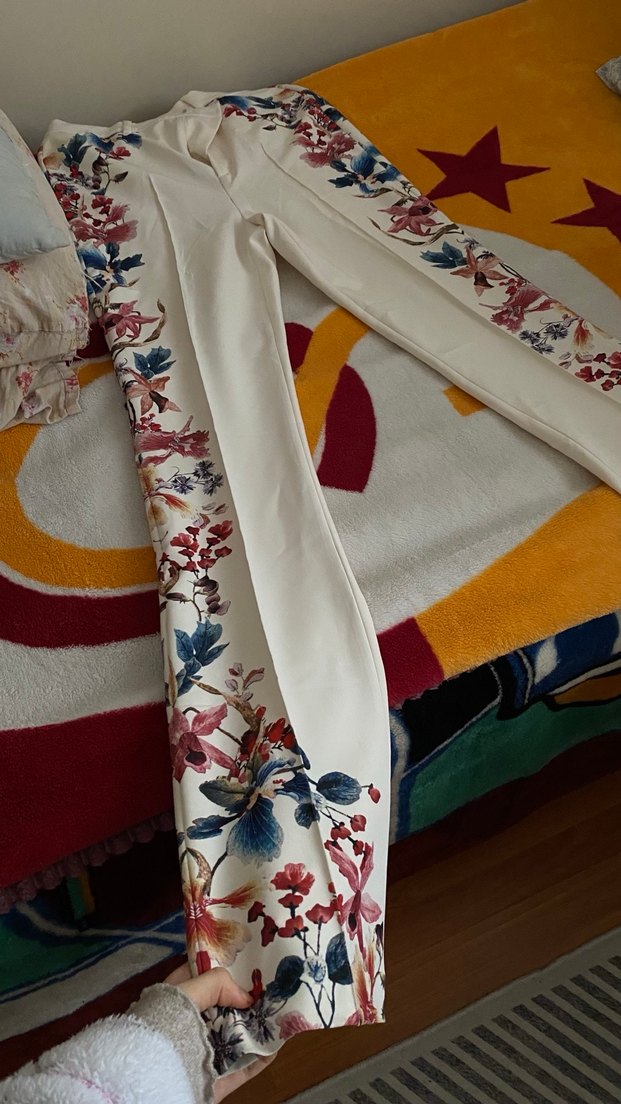 Zara Beyaz Çiçek Desenli Bohem Kadın Kumaş Pantolon - Görsel 4