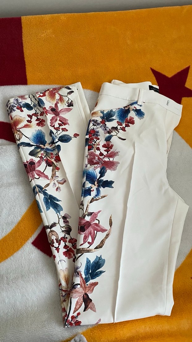 Zara Beyaz Çiçek Desenli Bohem Kadın Kumaş Pantolon - Görsel 3