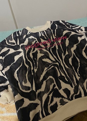 Quzu Zebra Desenli Kadın Sweatshirt - Görsel 3