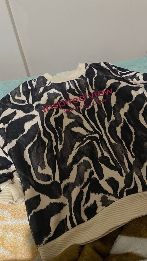 Quzu Zebra Desenli Kadın Sweatshirt - Görsel 3