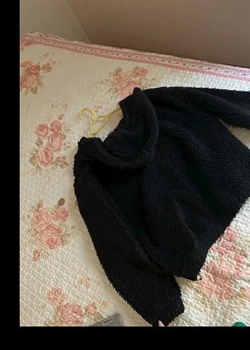 Siyah Kapüşonlu Kürklü Hırka - Görsel 2