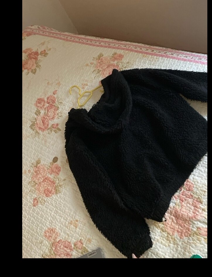 Siyah Kapüşonlu Kürklü Hırka - Görsel 2