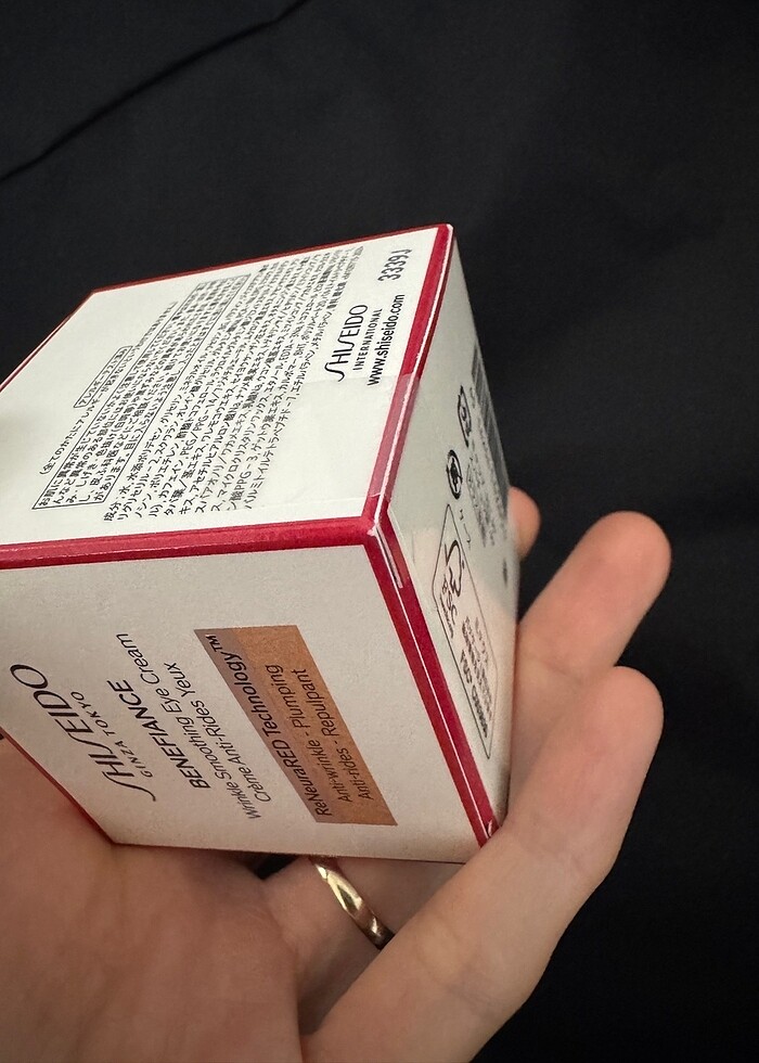 Shiseido benefiance wrinkle smoothing eye cream - Görsel 3