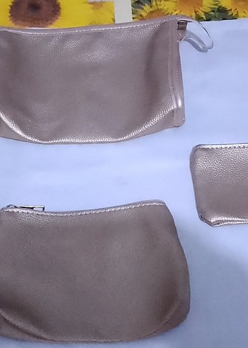 Avon Bej Deri Fermuarlı Makyaj Çantası