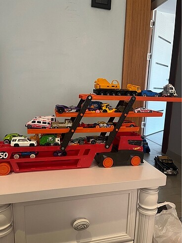  Beden Hot wheels mega tır oyuncak