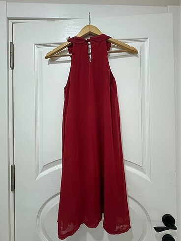 Kırmızı taşlı elbise - Görsel 2