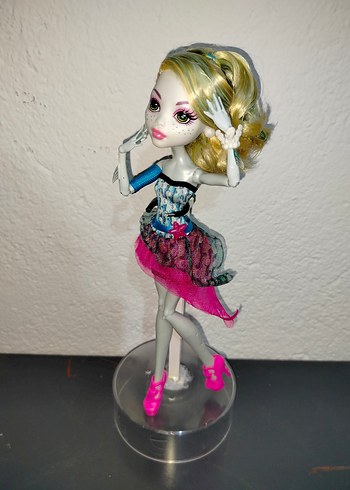 Beden monster high ghoulia Sacarah lagoona draculara