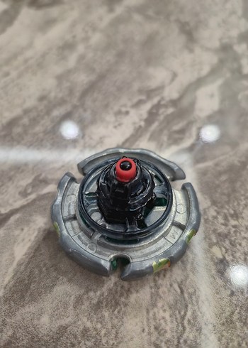 Beyblade metal Ray açıklamayı okuyun