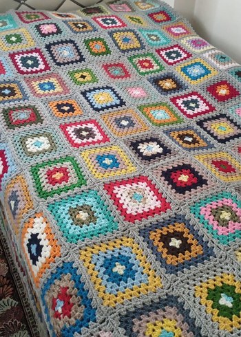 Renkli Desenli El Örgüsü Battaniye - Görsel 3