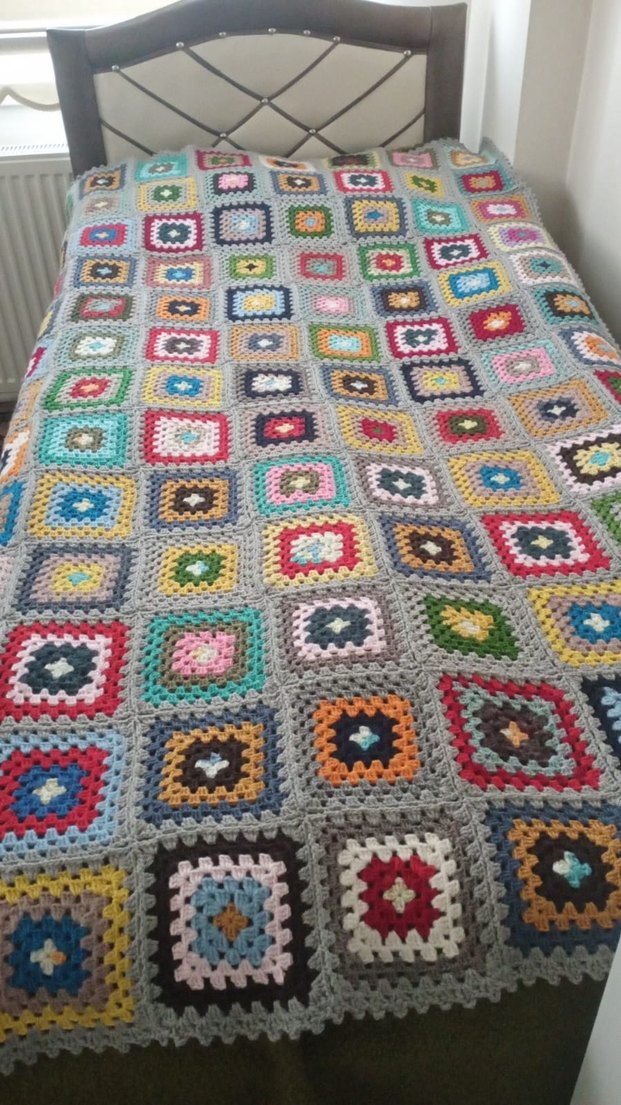 Renkli Desenli El Örgüsü Battaniye - Görsel 2