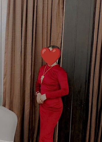 Sadece birdefa giyildi M beden fiyatı 450 tl