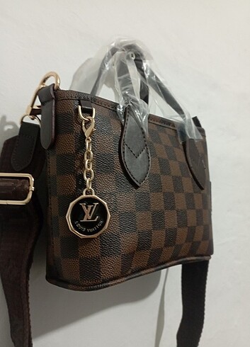 Louis Vuitton LOUİS VUİTTON??