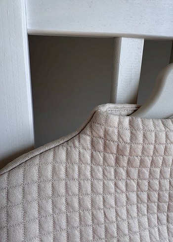 Bej Dokulu Kadın Yüksek Yaka Bluz - Görsel 2