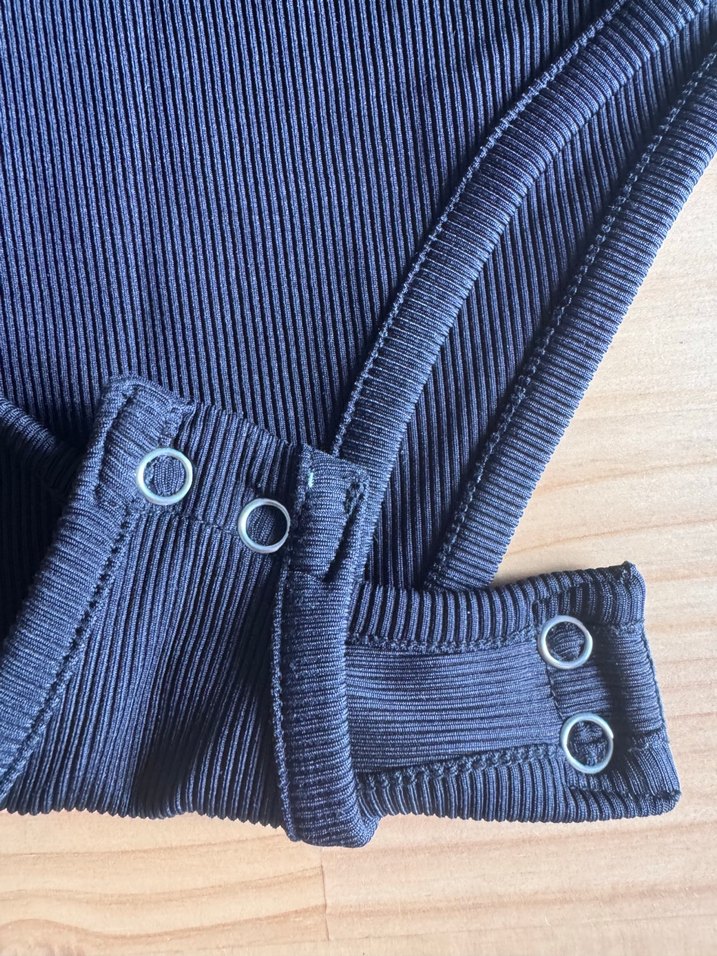 Kadın Siyah Tek Omuz Cut out Detaylı Likralı Çıtlı Body - Görsel 2