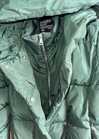 Koyu Yeşil Kapüşonlu Fermuar Çıtçıtlı Kadın Kalın Kışlık Mont - Görsel 3