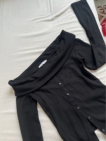 bershka omuz detayli bluz