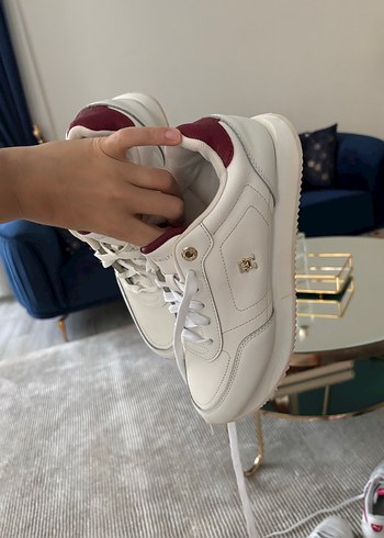 Beyaz Bağcıklı Kadın Spor Ayakkabı - Görsel 3